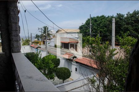 Casa à venda com 200m², 5 quartos e 4 vagasVista da varanda