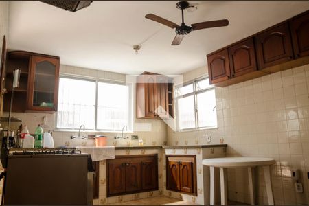 Casa à venda com 200m², 5 quartos e 4 vagasCozinha