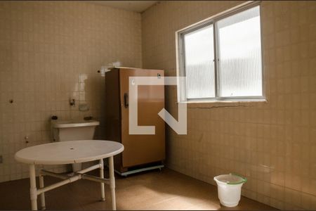 Casa à venda com 200m², 5 quartos e 4 vagasArea de serviço