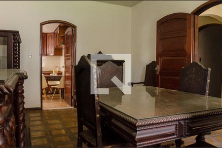 Casa à venda com 200m², 5 quartos e 4 vagasSala jantar