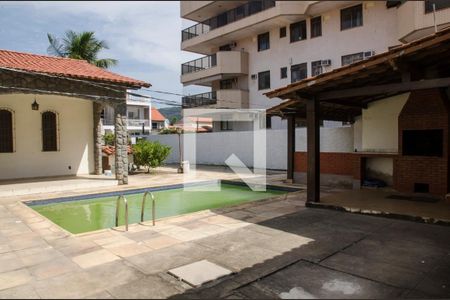 Casa à venda com 200m², 5 quartos e 4 vagasArea externa e churrasqueira