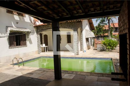 Casa à venda com 200m², 5 quartos e 4 vagasPiscina