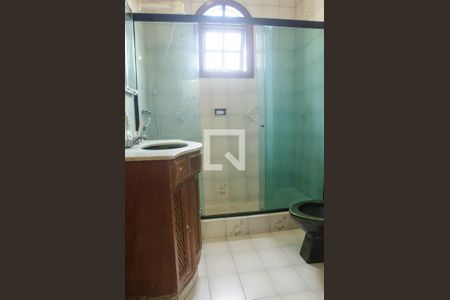 Casa à venda com 200m², 5 quartos e 4 vagasBanheiro suite 2