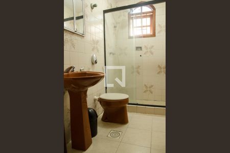 Casa à venda com 200m², 5 quartos e 4 vagasBanheiro da suite 1