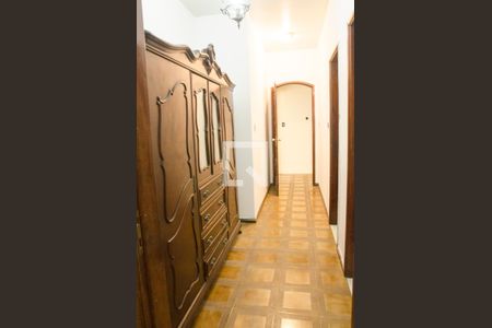 Casa à venda com 200m², 5 quartos e 4 vagasCorredor