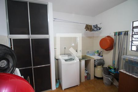 Casa à venda com 152m², 2 quartos e 2 vagas Casa à venda com 152m², 2 quartos e 2 vagasLavanderia