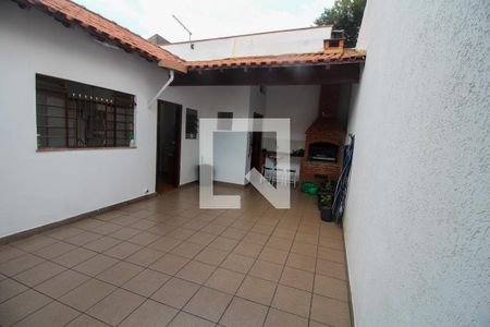 Casa à venda com 152m², 2 quartos e 2 vagas Casa à venda com 152m², 2 quartos e 2 vagasQuintal