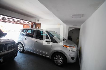 Casa à venda com 152m², 2 quartos e 2 vagas Casa à venda com 152m², 2 quartos e 2 vagasGaragem