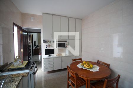 Casa à venda com 152m², 2 quartos e 2 vagas Casa à venda com 152m², 2 quartos e 2 vagasCozinha