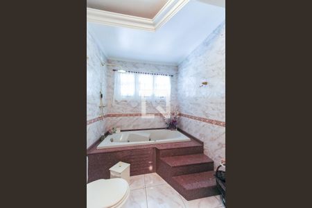 Casa à venda com 407m², 3 quartos e 2 vagasBanheiro da suíte 2