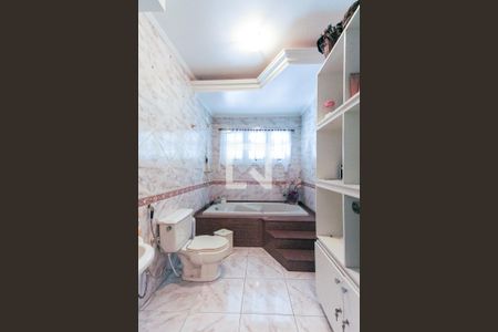 Casa à venda com 407m², 3 quartos e 2 vagasBanheiro da suíte 2