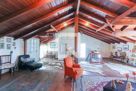 Casa à venda com 407m², 3 quartos e 2 vagasSótão