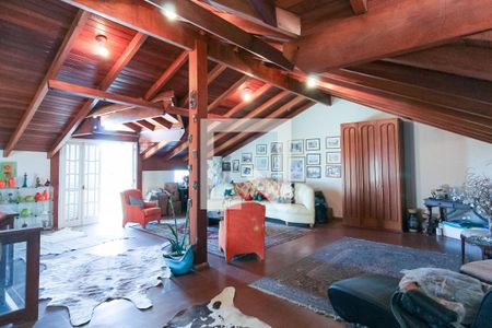 Casa à venda com 407m², 3 quartos e 2 vagasSótão