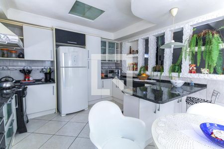 Casa à venda com 407m², 3 quartos e 2 vagasCozinha