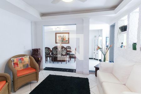 Casa à venda com 407m², 3 quartos e 2 vagasSala