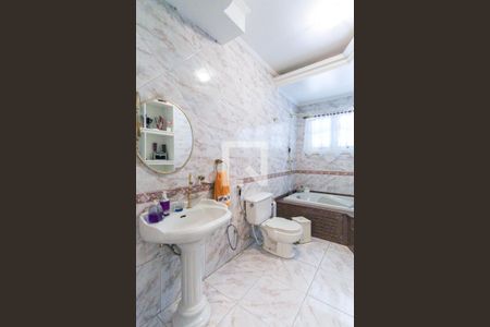 Casa à venda com 407m², 3 quartos e 2 vagasBanheiro da suíte 2