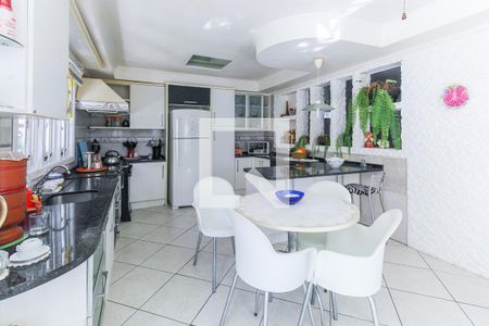 Casa à venda com 407m², 3 quartos e 2 vagasCozinha