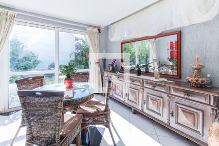 Casa à venda com 407m², 3 quartos e 2 vagasSala