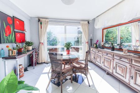 Casa à venda com 407m², 3 quartos e 2 vagasSala