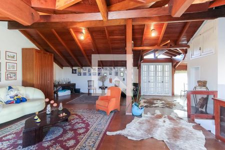 Casa à venda com 407m², 3 quartos e 2 vagasSótão