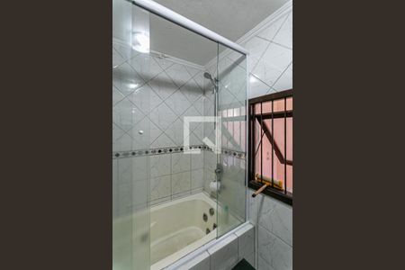 Casa à venda com 200m², 4 quartos e 4 vagasBanheiro da Suíte