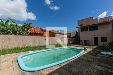 Casa à venda com 200m², 4 quartos e 4 vagasPiscina