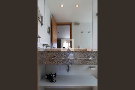 Apartamento à venda com 80m², 2 quartos e 2 vagas Apartamento à venda com 80m², 2 quartos e 2 vagasBanheiro