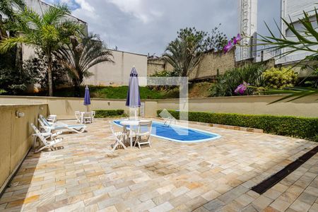 Apartamento à venda com 93m², 2 quartos e 1 vaga Apartamento à venda com 93m², 2 quartos e 1 vagaPiscina