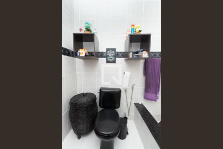 Casa à venda com 140m², 3 quartos e 3 vagasBanheiro da suíte