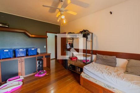 Casa à venda com 550m², 4 quartos e 7 vagasSuíte 2