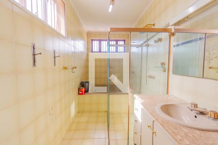 Casa à venda com 550m², 4 quartos e 7 vagasBanheiro da Suíte 1