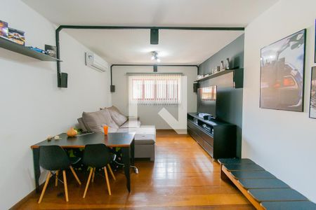 Casa à venda com 550m², 4 quartos e 7 vagasSala de TV