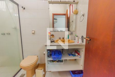 Casa à venda com 550m², 4 quartos e 7 vagasBanheiro da Suíte 3