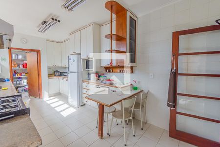 Casa à venda com 550m², 4 quartos e 7 vagasCozinha