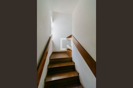 Casa à venda com 550m², 4 quartos e 7 vagasEscada