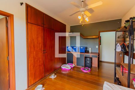 Casa à venda com 550m², 4 quartos e 7 vagasSuíte 2