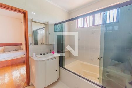 Casa à venda com 550m², 4 quartos e 7 vagasBanheiro da Suíte 2