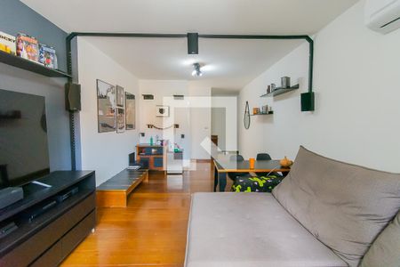 Casa à venda com 550m², 4 quartos e 7 vagasSala de TV