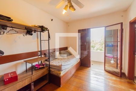 Casa à venda com 550m², 4 quartos e 7 vagasSuíte 2