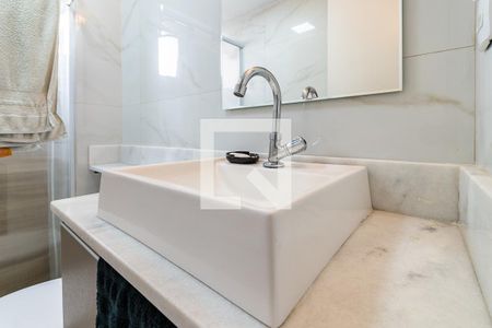 Banheiro  de apartamento à venda com 2 quartos, 65m² em Cangaíba, São Paulo