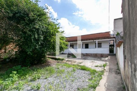 Casa à venda com 360m², 2 quartos e 7 vagasQuintal