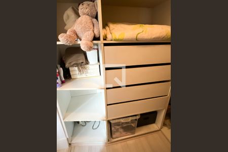 Apartamento à venda com 70m², 2 quartos e 2 vagas Apartamento à venda com 70m², 2 quartos e 2 vagasCloset do Quarto 2