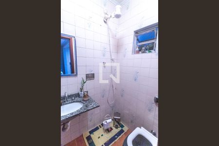 Casa à venda com 163m², 3 quartos e 2 vagasBanheiro de serviço