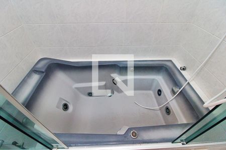 Casa à venda com 180m², 3 quartos e 4 vagasBanheiro da Suíte 1