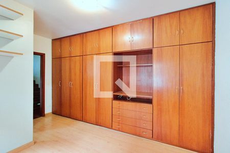 Casa à venda com 180m², 3 quartos e 4 vagasSuíte 1
