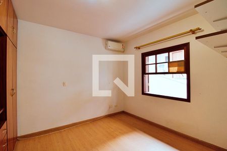 Casa à venda com 180m², 3 quartos e 4 vagasSuíte 1