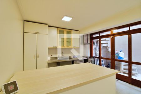 Casa à venda com 180m², 3 quartos e 4 vagasCozinha