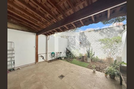 Varanda/Quintal de casa de condomínio para alugar com 3 quartos, 145m² em Jardim Novo Santo Amaro, São Paulo