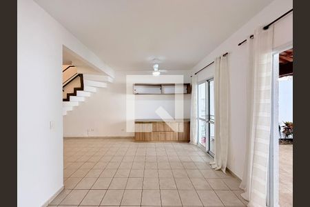 Sala  de casa de condomínio para alugar com 3 quartos, 145m² em Jardim Novo Santo Amaro, São Paulo