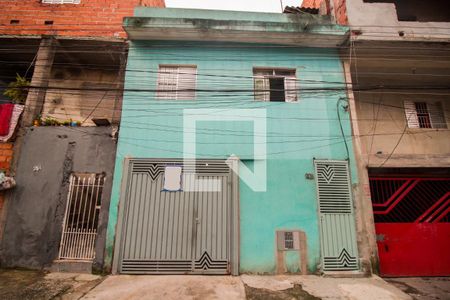 Casa à venda com 60m², 2 quartos e 1 vaga Casa à venda com 60m², 2 quartos e 1 vagaFachada